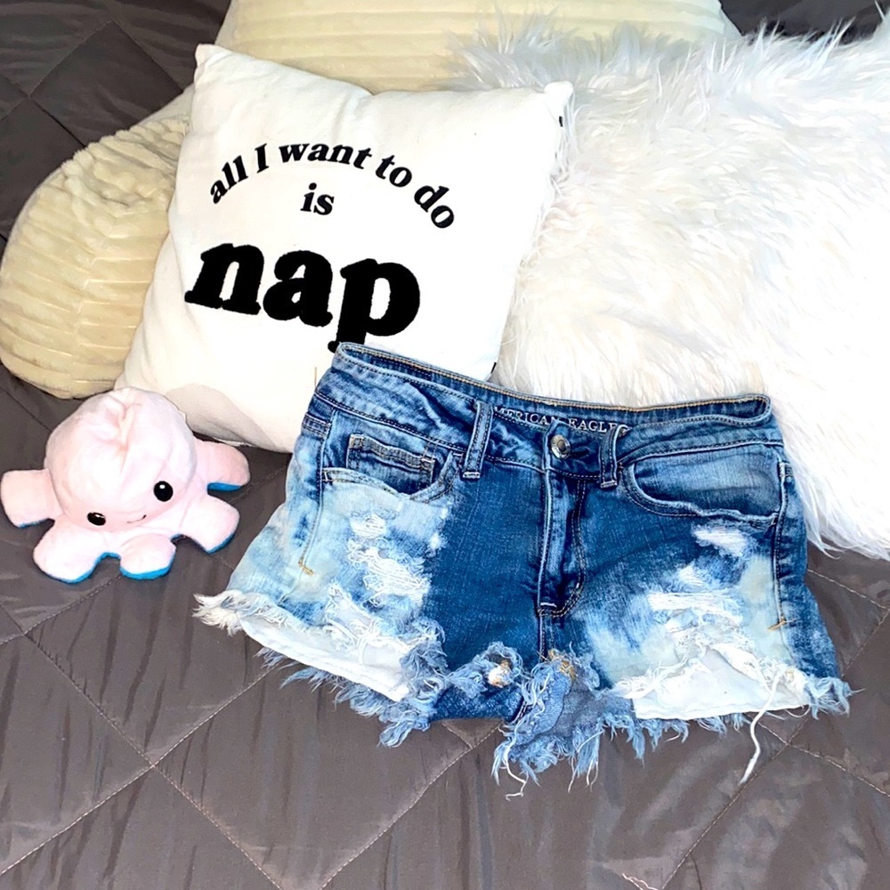 American eagle ripped jean shorts.